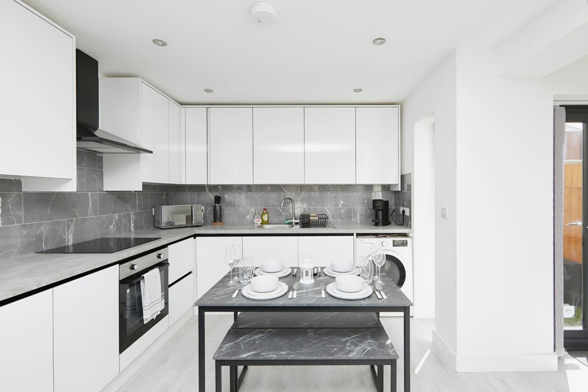 Modern Home In Derby City Centre - Free Gated Parking Eksteriør bilde